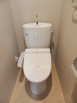 トイレ　※同タイプ別号室の参考写真です