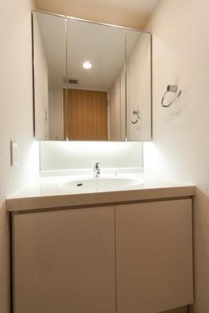 洗面設備　※写真は同タイプ住戸です。