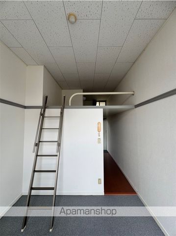 レオパレスグランシアの居間写真