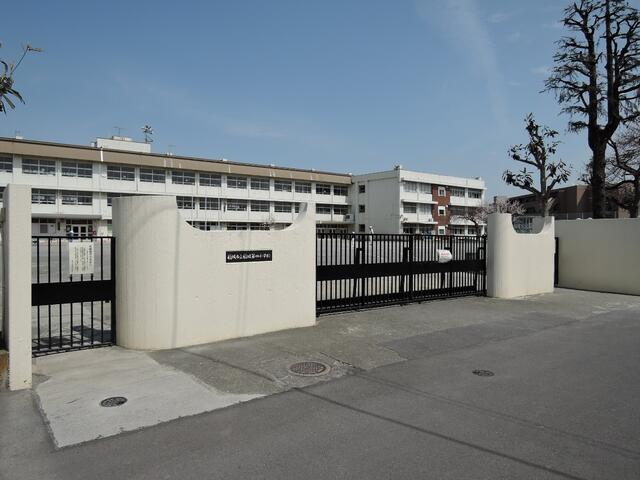 その他共有部分　稲城市立稲城第四小学校まで633m