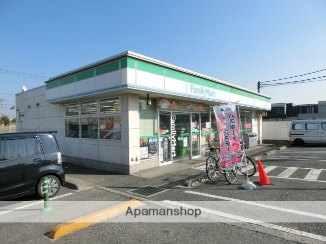コンビニ　ファミリーマート（コンビニ）まで504m