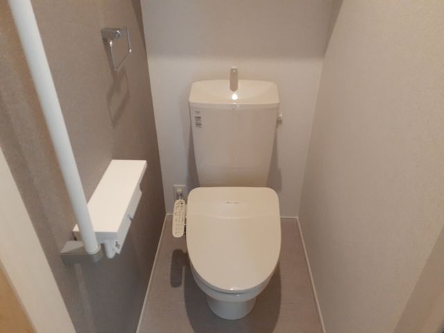 【上田市岩下のアパートのトイレ】