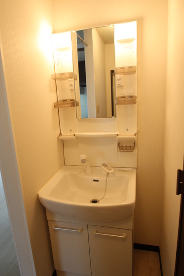 洗面設備　※他号室の写真です。