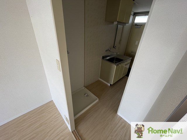 洗面設備　洗濯機は室内に置けます。