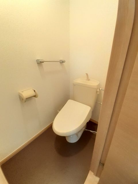 【カンパーニュ塩上　IIのトイレ】
