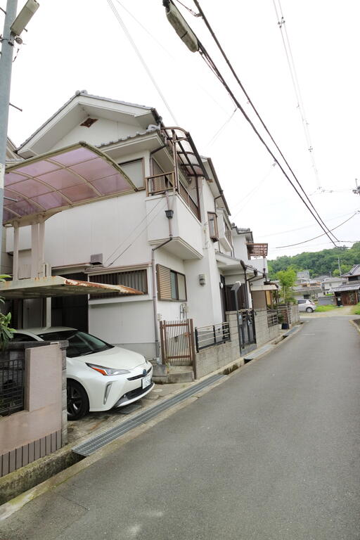 富田林市錦織南　中古戸建の建物外観