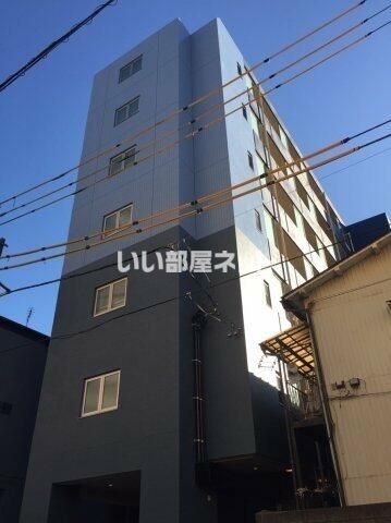 川崎市川崎区浜町のマンションの建物外観