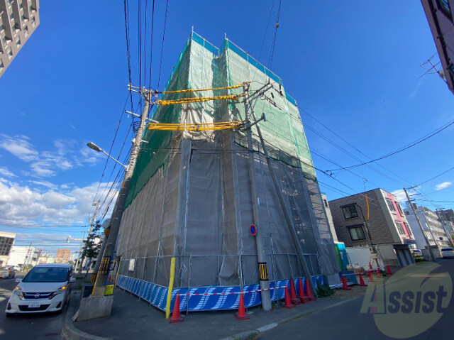 【札幌市中央区北八条西のマンションの建物外観】