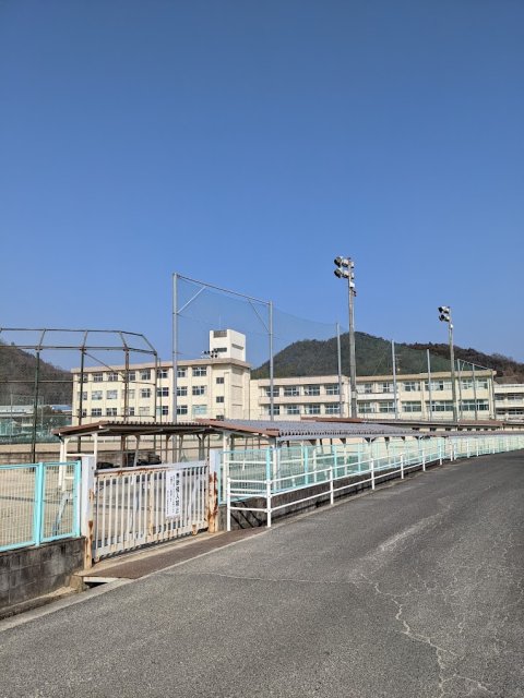 【岡山市北区横井上のアパートの中学校】