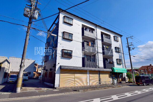 門真市岸和田のマンションの建物外観