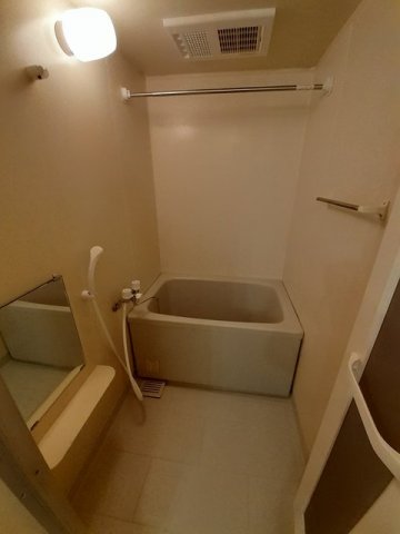 バス・シャワールーム　お風呂で日々の疲れを落としましょう