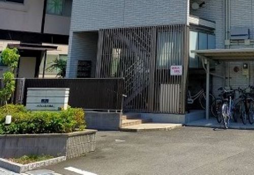 エントランス　駐車場