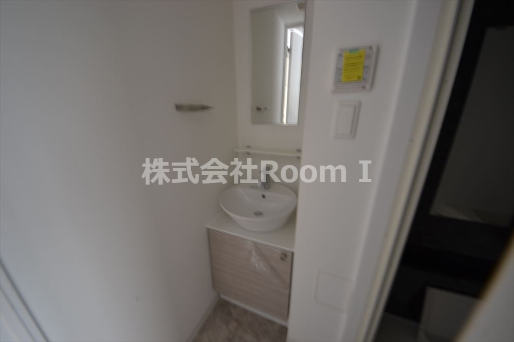 洗面設備　独立洗面台で身支度をすべて済ませてしまいましょう