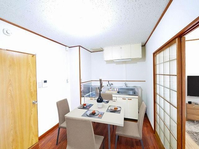 居室・リビング　CGで家具等を配置したもので家具等は含まれません