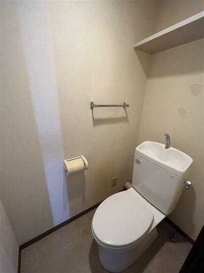 トイレ　※別部屋参考写真です