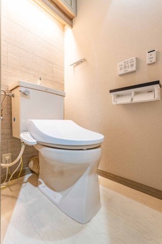 トイレ　トイレ