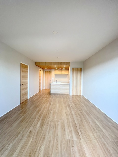 居室・リビング　床暖房付きのリビング♪