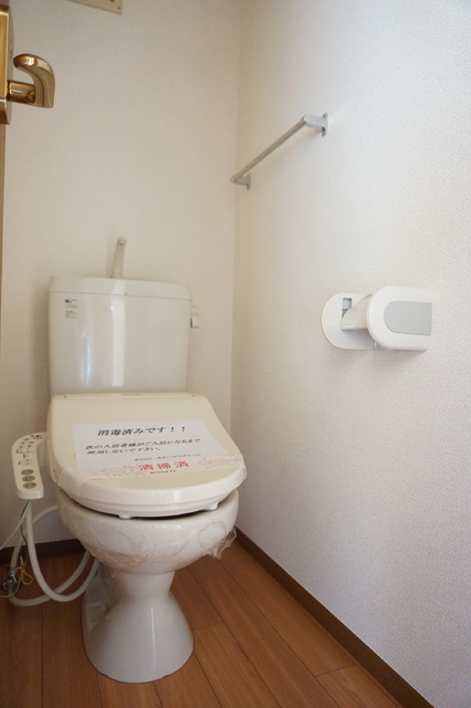 トイレ　温水洗浄便座