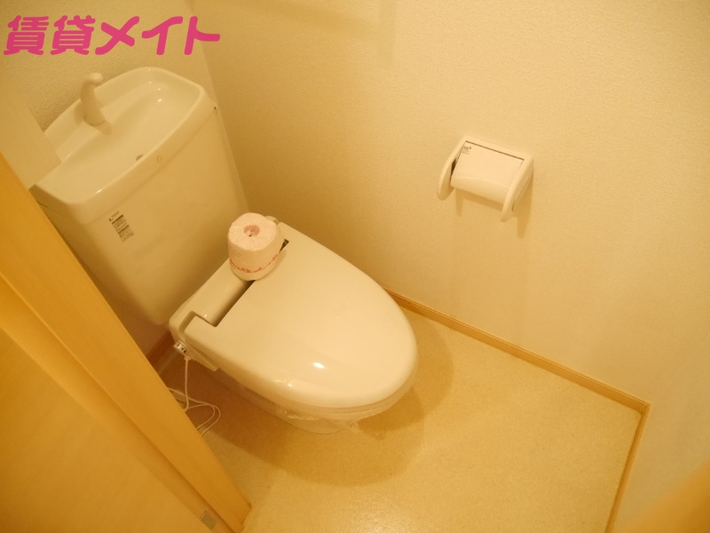 トイレ　同型参考写真