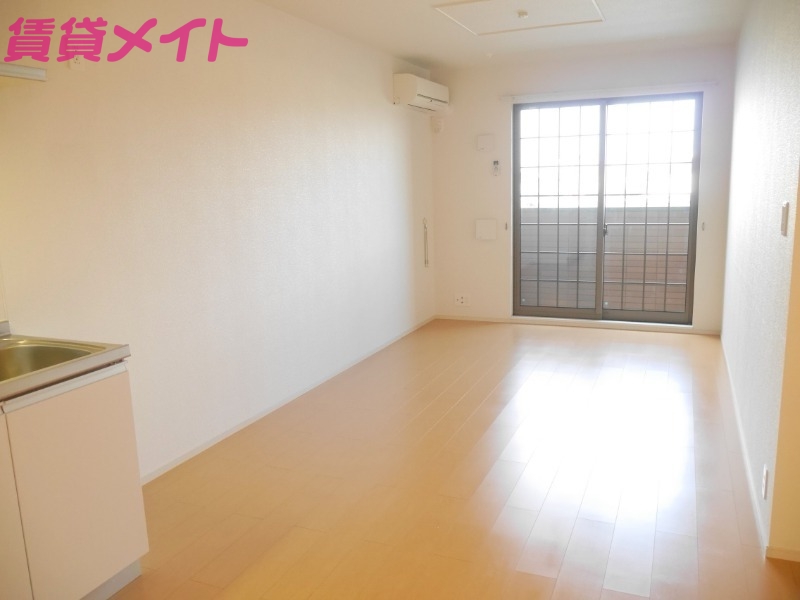 居室・リビング　同型参考写真