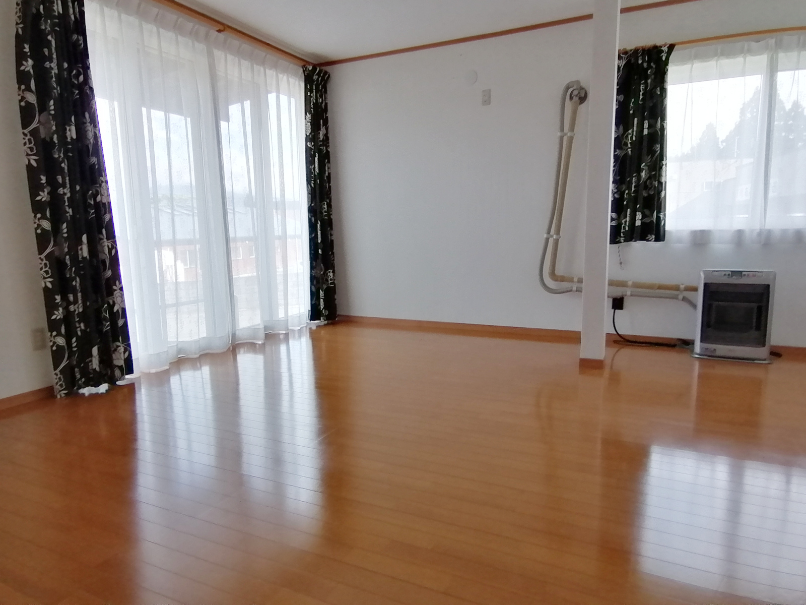 居室・リビング　1階洋室。