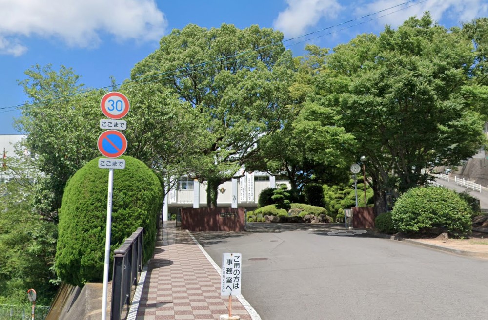 高校・高専　長崎県立長崎東高校（高校・高専）まで794m