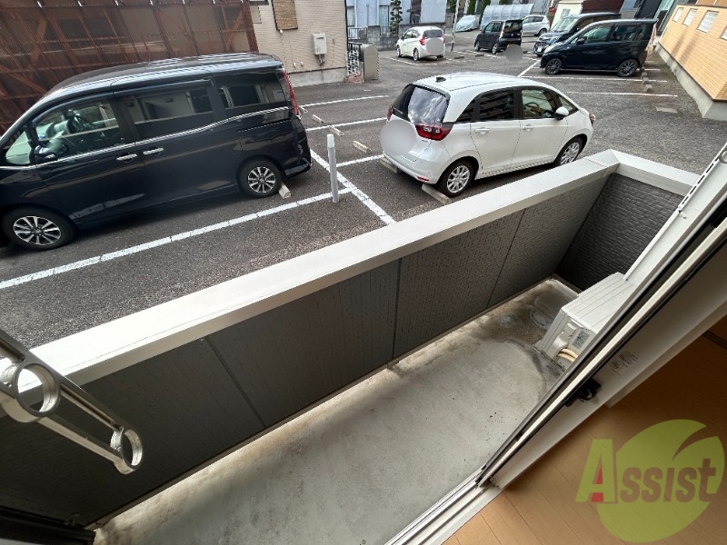 バルコニー　バルコニーはこちらです。洗濯物が干せますね。