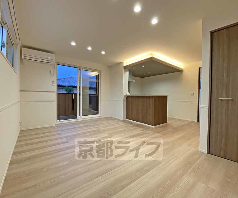 居室・リビング　ワンフロアー２戸の独立性の高いお部屋です。１３．７帖の...
