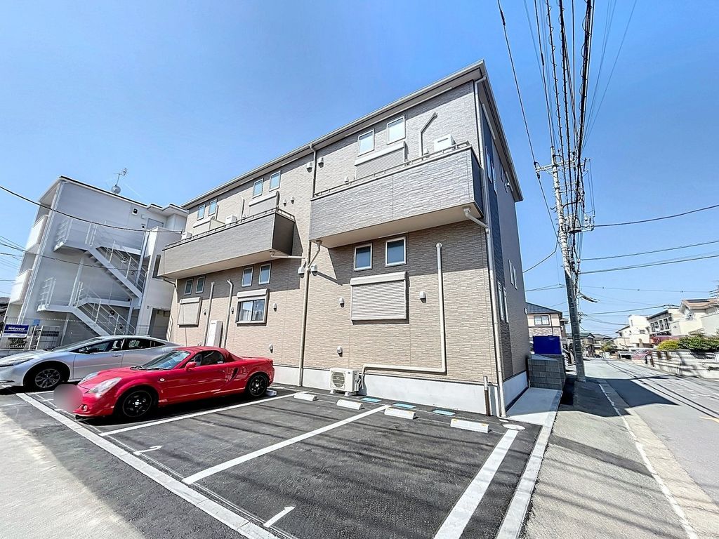 建物外観　駐車場