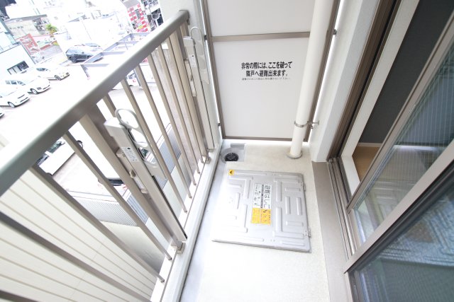 バルコニー　※別室の参考写真の為、現況優先です。