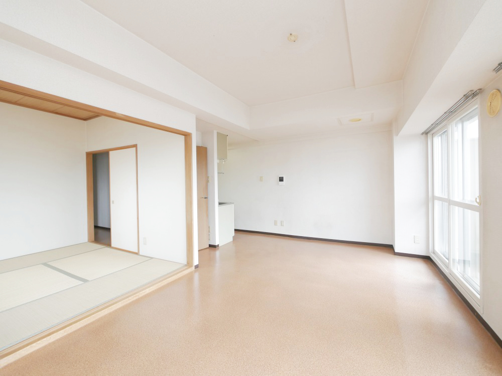 居室・リビング　南向きで陽当り良好です♪