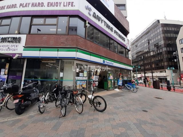 コンビニ　ファミリーマート新宿大久保一丁目店（コンビニ）まで149m