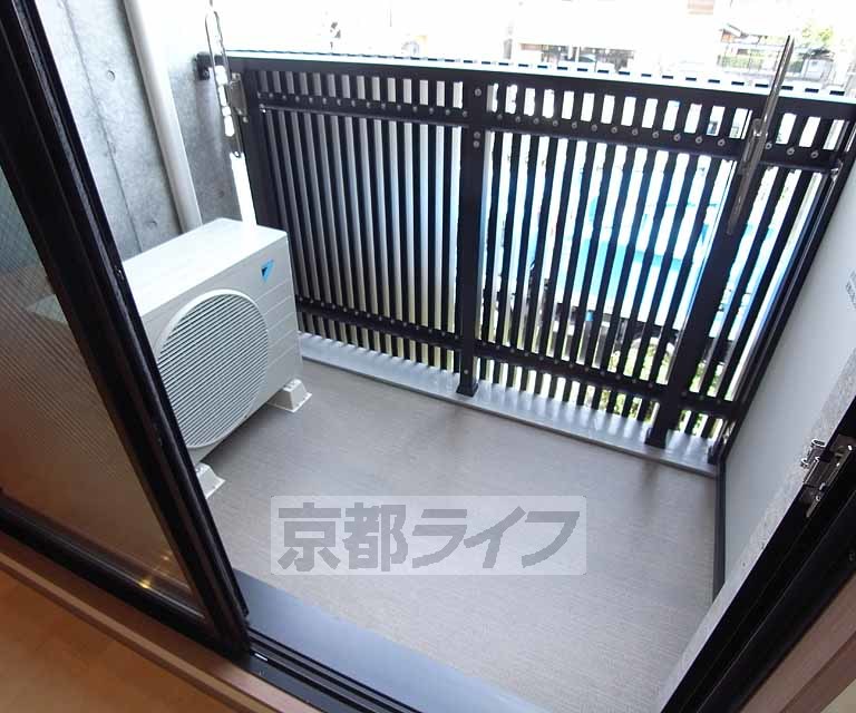 バルコニー　奥行きがゆったりしたバルコニーです