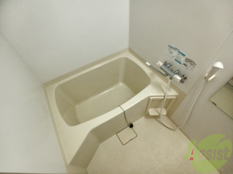 バス・シャワールーム　お風呂になります。一日の疲れを癒してくださいね。