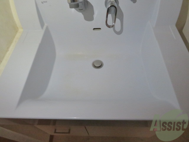 洗面設備　忙しい朝の味方、独立洗面台があるのは嬉しいですね。