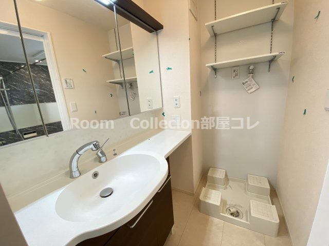 洗面設備　※同物件他部屋写真