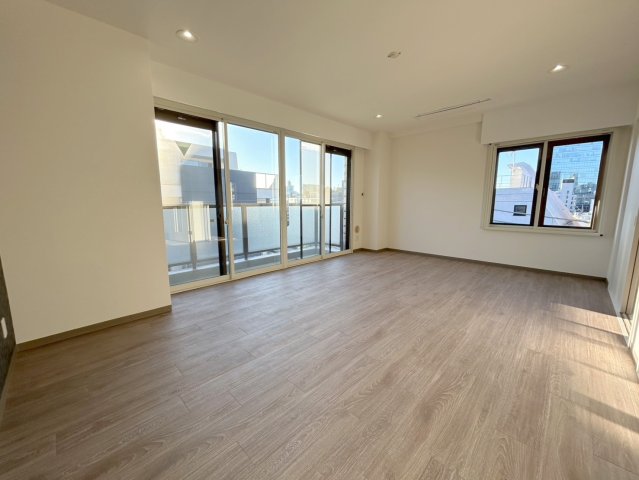 居室・リビング　★明るいフロアタイルの角部屋です★