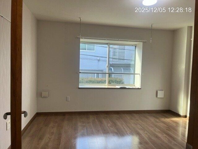 居室・リビング　こちらのリビングで趣味の時間をお楽しみください