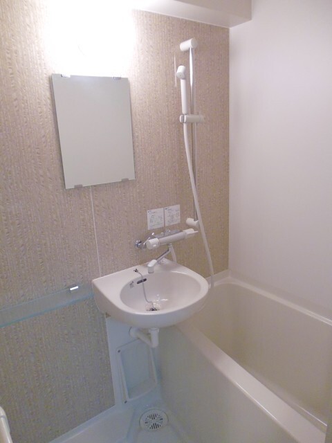 バス・シャワールーム　※同物件別部屋参照