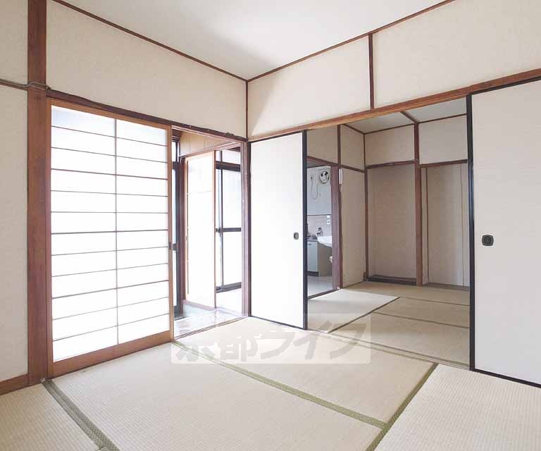 居室・リビング　４．５帖の和室です。