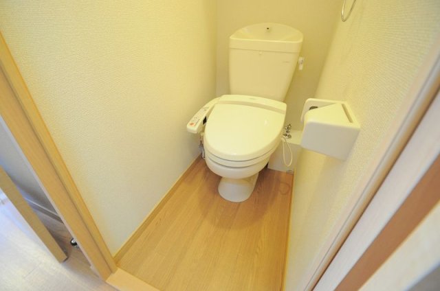 トイレ　実際のお部屋と異なる場合がございます。