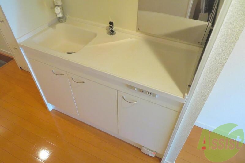 キッチン　キッチンはシンプルでおしゃれな感じがして良いですねー。