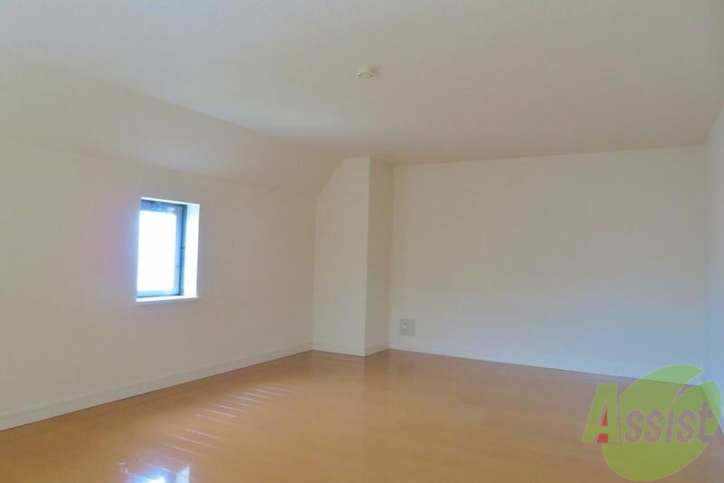 その他部屋・スペース　こちらは広々としたロフトですー。頭をぶつけないように注意です