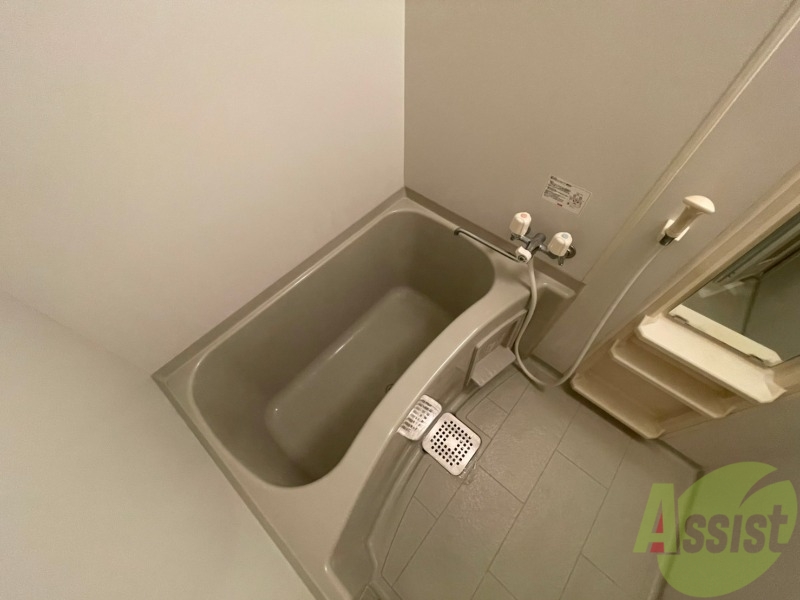 バス・シャワールーム　お風呂になります。一日の疲れを癒してくださいね。