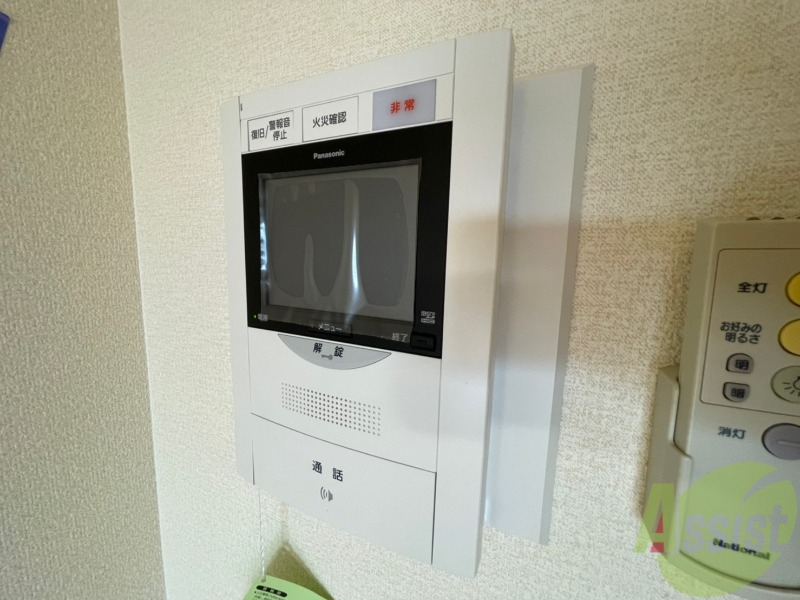 セキュリティ　ＴＶモニター付インターホンです。来客者の顔が見えるので安心！