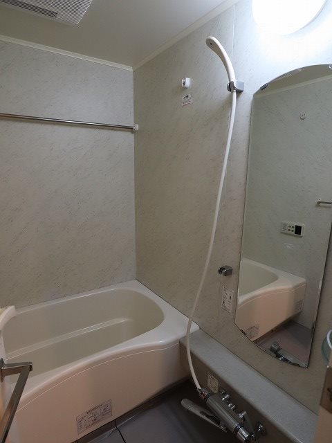 バス・シャワールーム　バスルーム