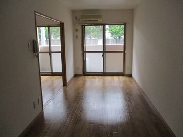 居室・リビング　写真は別室の写真です。現状優先。写真は別室の写真です。現