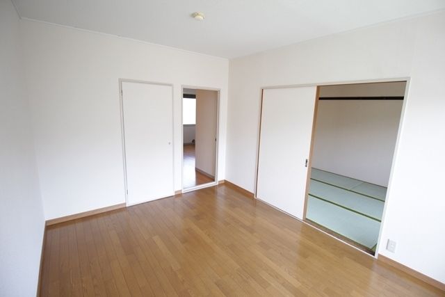 居室・リビング　★フローリングのお部屋です★