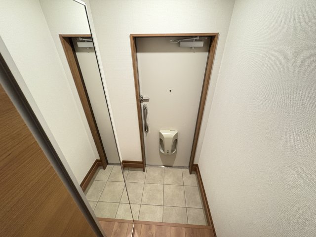 玄関　※建築中の為、同ハウスメーカー施工イメージです。