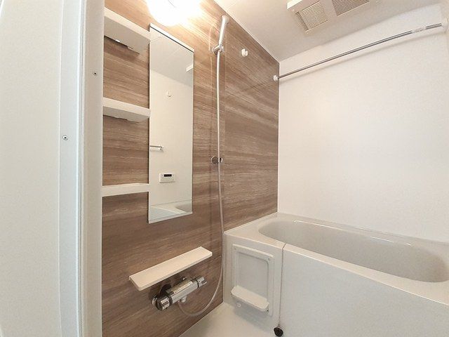 バス・シャワールーム　ゆったり過ごせるお風呂です